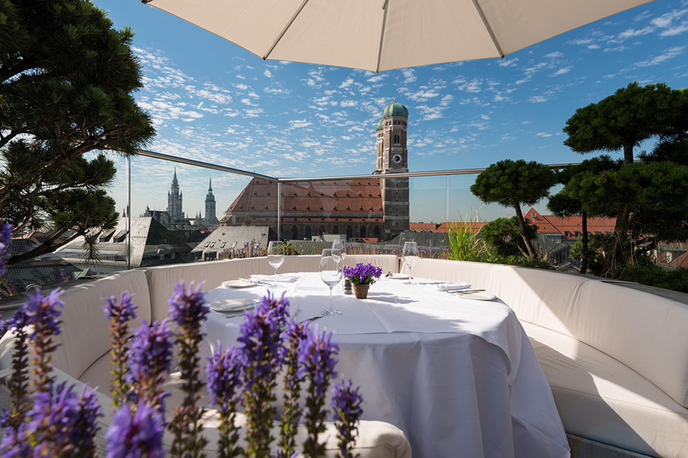 Blue Spa Bar & Lounge