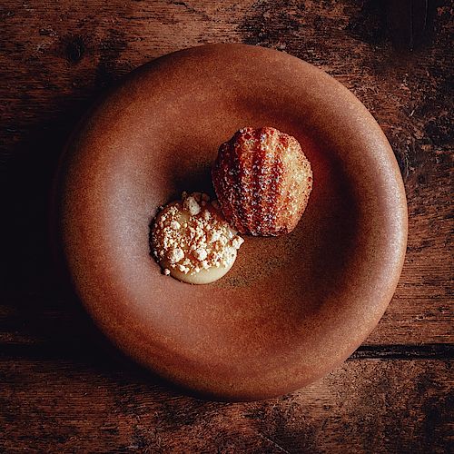 Wanna have a bite? Ideally paired with a sip of coffee. Madeleines, yuzu curd, roasted butter crumbs . #ateliermunich...