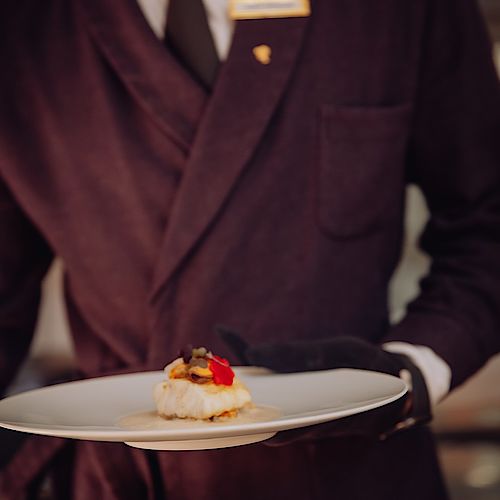 We constantly strive for excellence. Whether in the rigorous selection of our ingredients, our harmoniously composed...